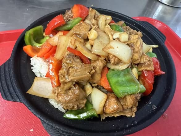 Iron Pot Free Range Chicken Rice 铁锅走地鸡饭